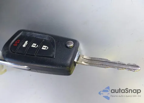 2016 Toyota Corolla Le z USA, uszkodzony, nr VIN 5YFBURHE0GP490621